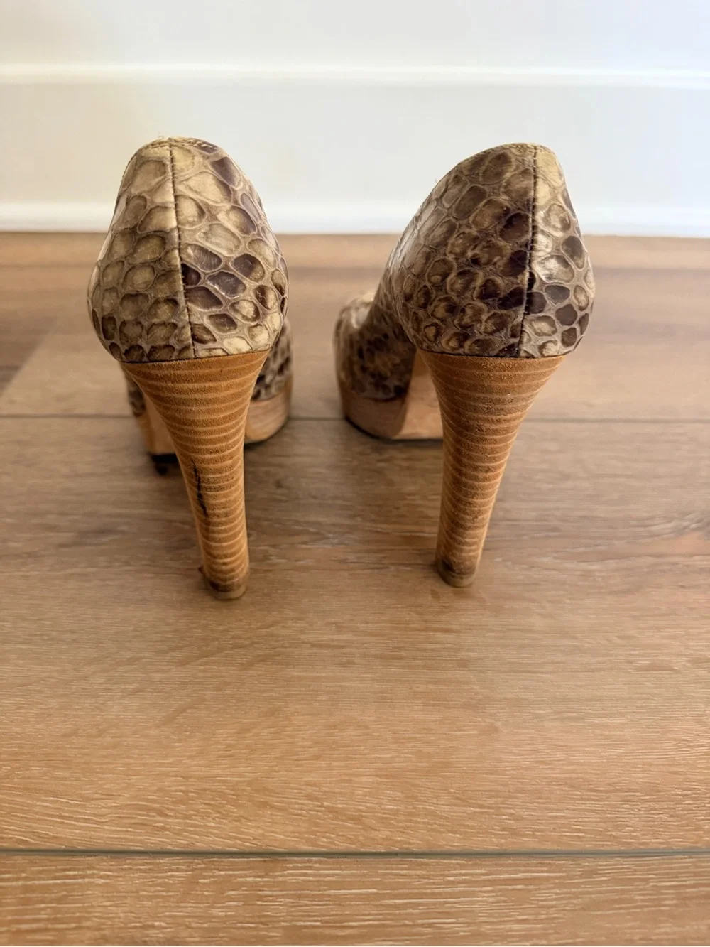 Stuart Weitzman Peep-Toe High Heels in Taupe Snakeskin